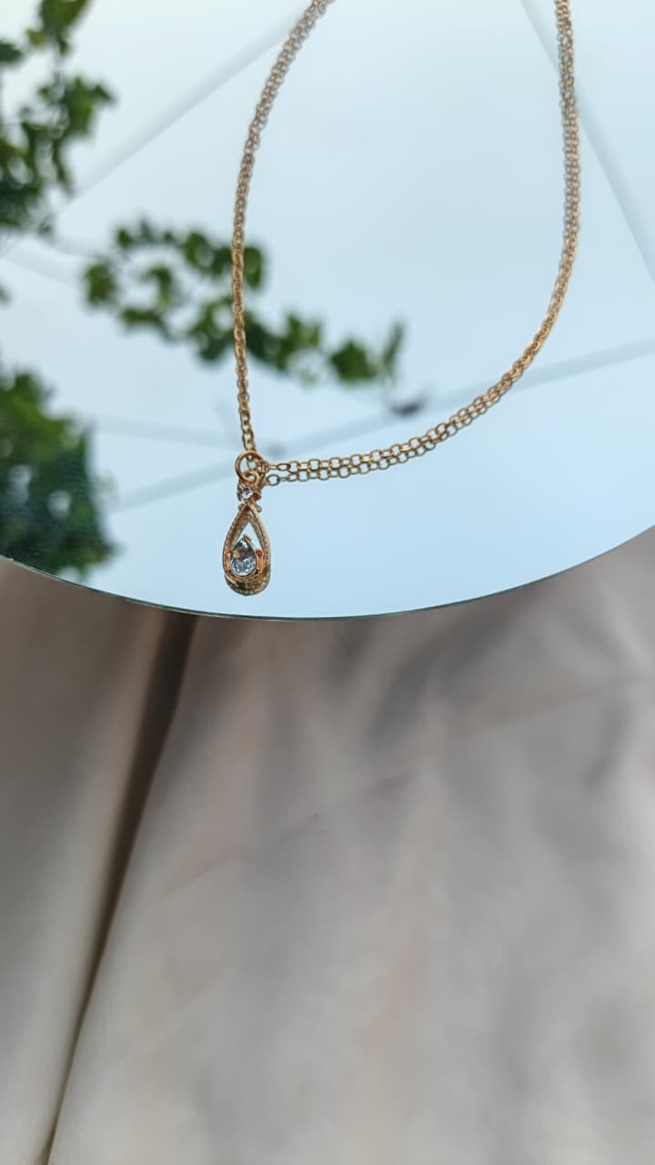 Teardrop Crystal Pendant Necklace | Elegant Gold Dainty Necklace